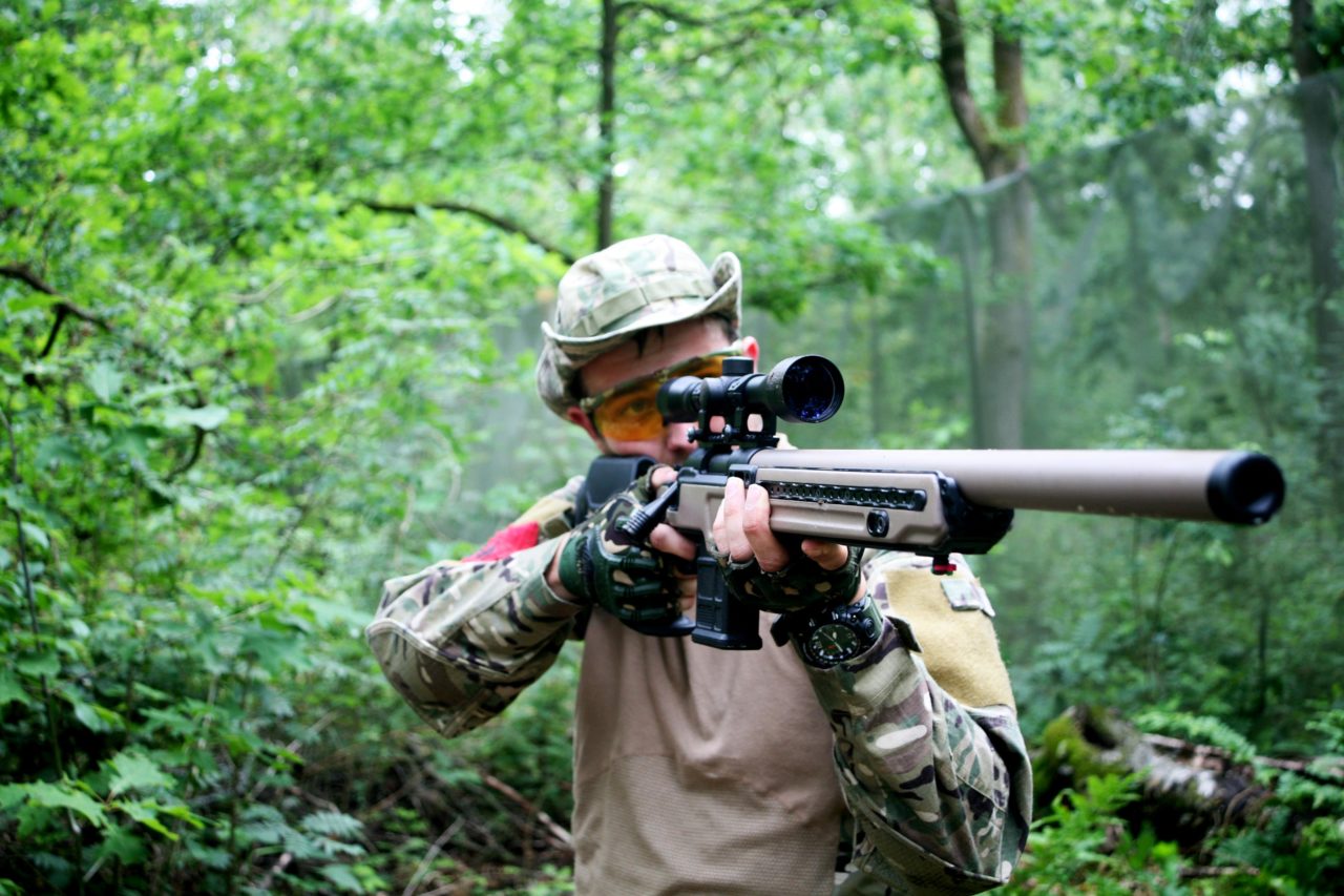 Airsoft sniper op skirm