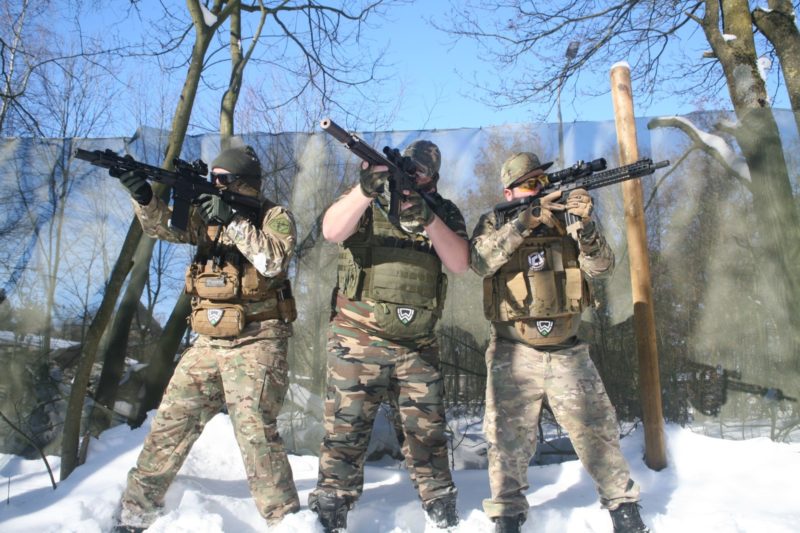 Huisteam van Airsoft Warriors poseerd voor een foto